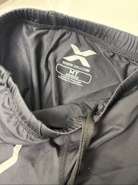 2XU Women's Black and White Performance Shorts